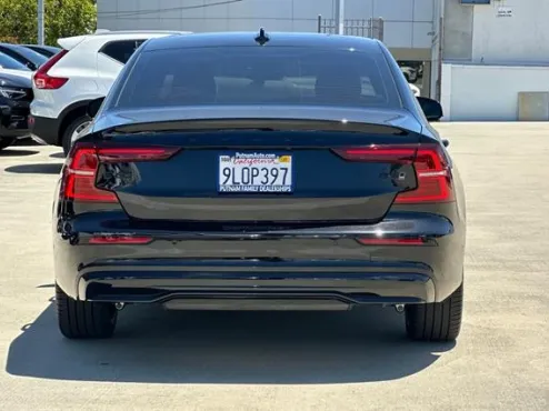 2024 Volvo S60 B5 Plus Black Edition photo 4