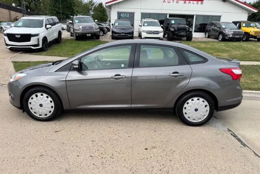 2013 Ford Focus Sedan photo 1