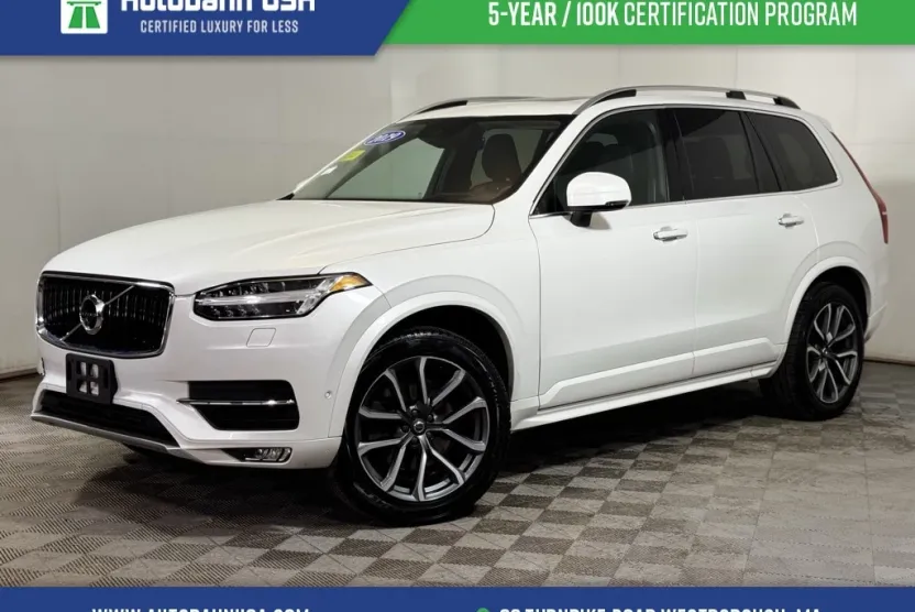 2019 Volvo XC90 T6 Momentum photo 1