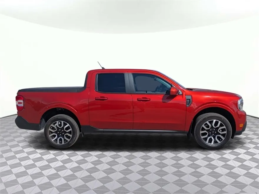 2023 Ford Maverick Lariat photo 1