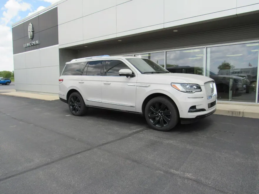 2024 Lincoln Navigator Reserve photo 1