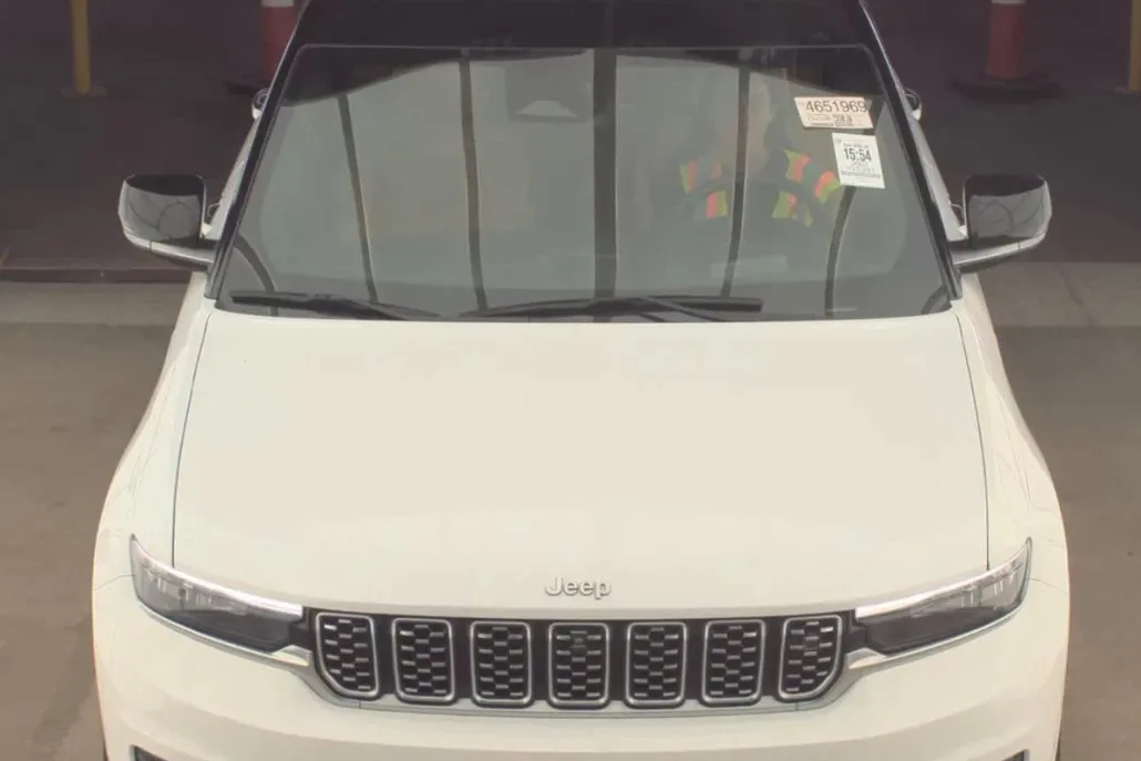 2022 Jeep Grand Cherokee L Summit Reserve photo 1