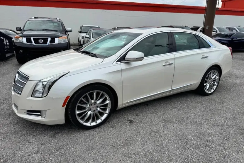 2013 Cadillac XTS Platinum photo 1