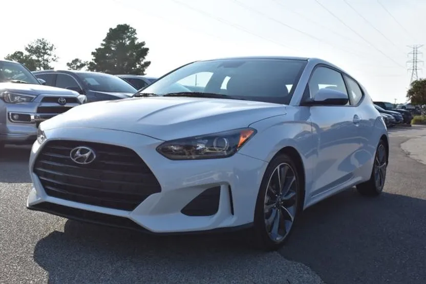 2019 Hyundai Veloster 2.0L Premium photo 1