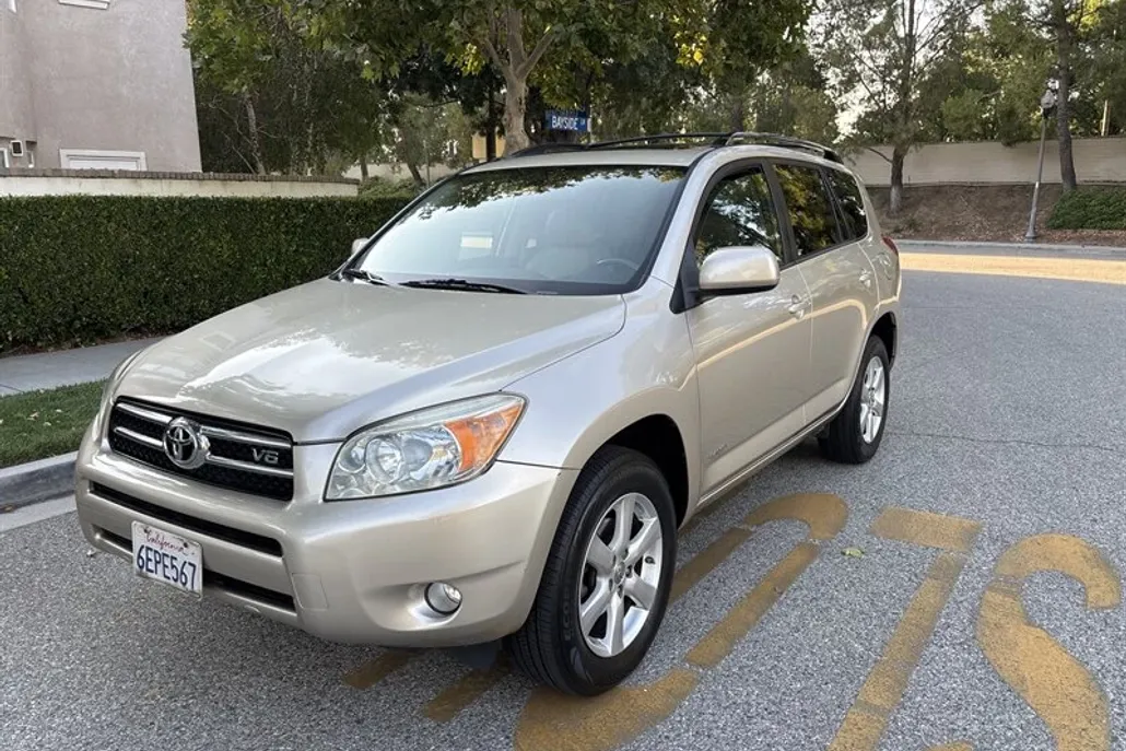 2008 Toyota RAV4 Limited photo 1