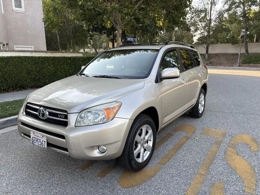 2008 Toyota RAV4 Limited photo 1