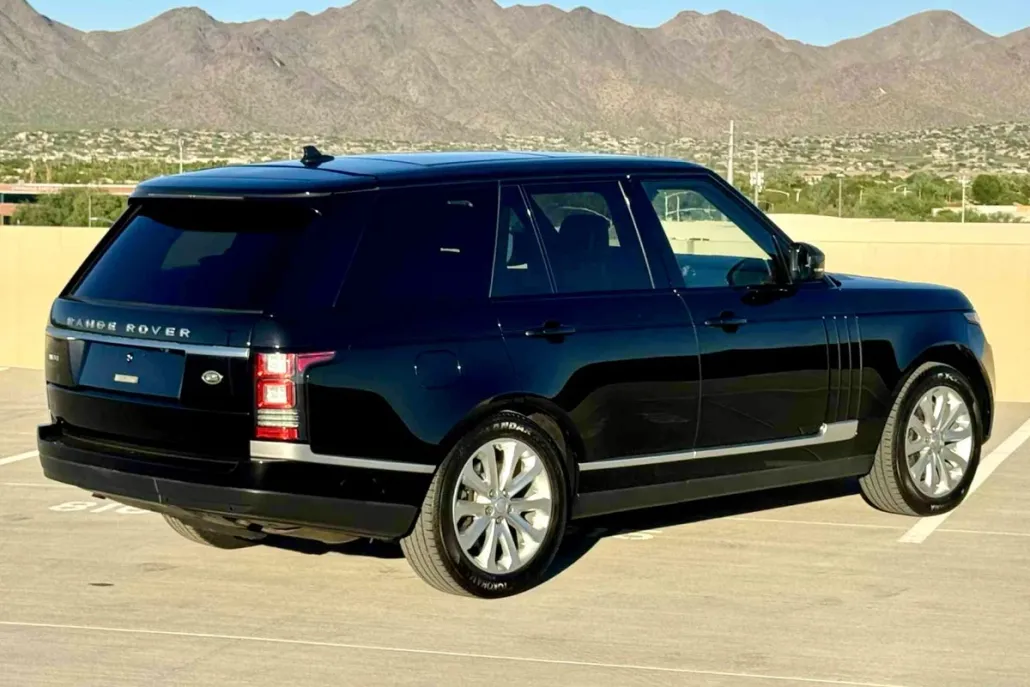 2016 Land Rover Range Rover HSE photo 1