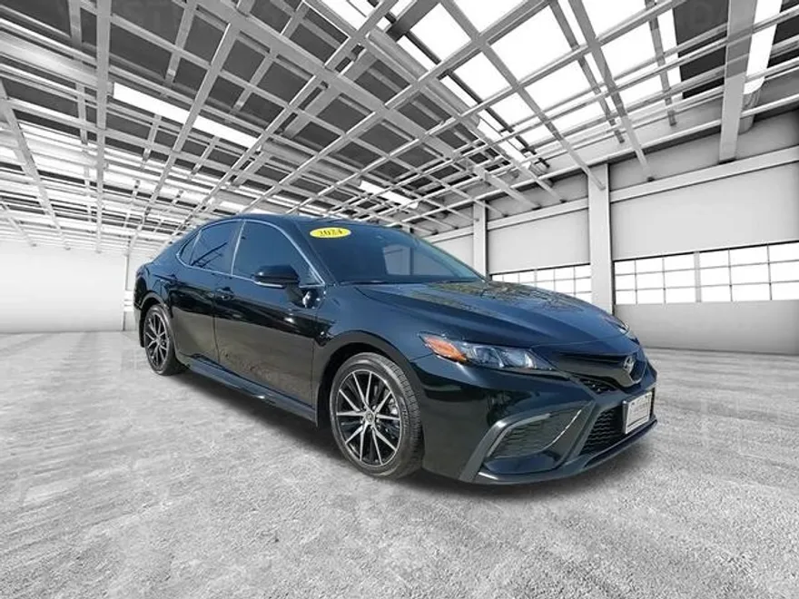 2024 Toyota Camry SE photo 1