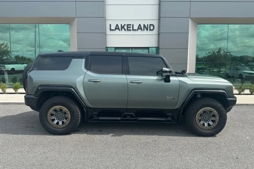 2024 Gmc Hummer EV SUV photo 1