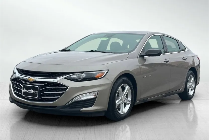 2023 Chevrolet Malibu LS photo 1