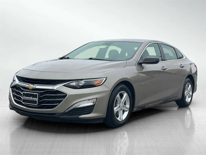 2023 Chevrolet Malibu LS photo 1