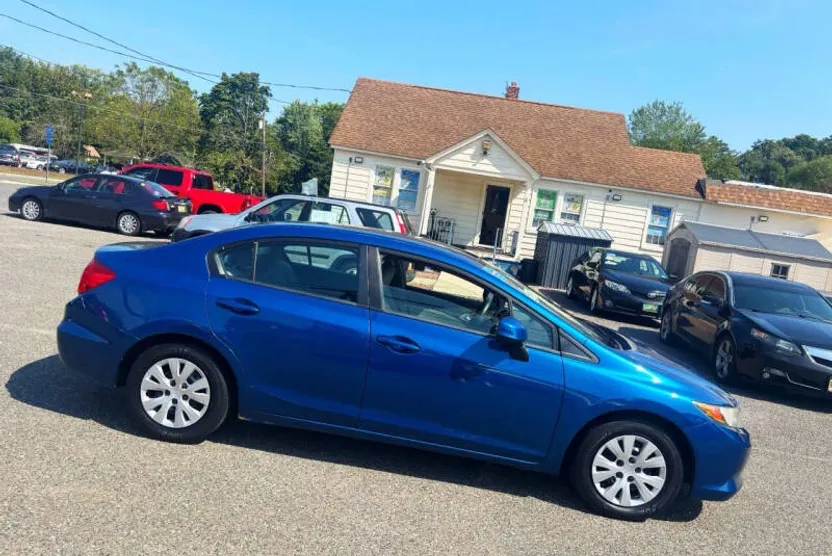 2012 Honda Civic LX photo 1