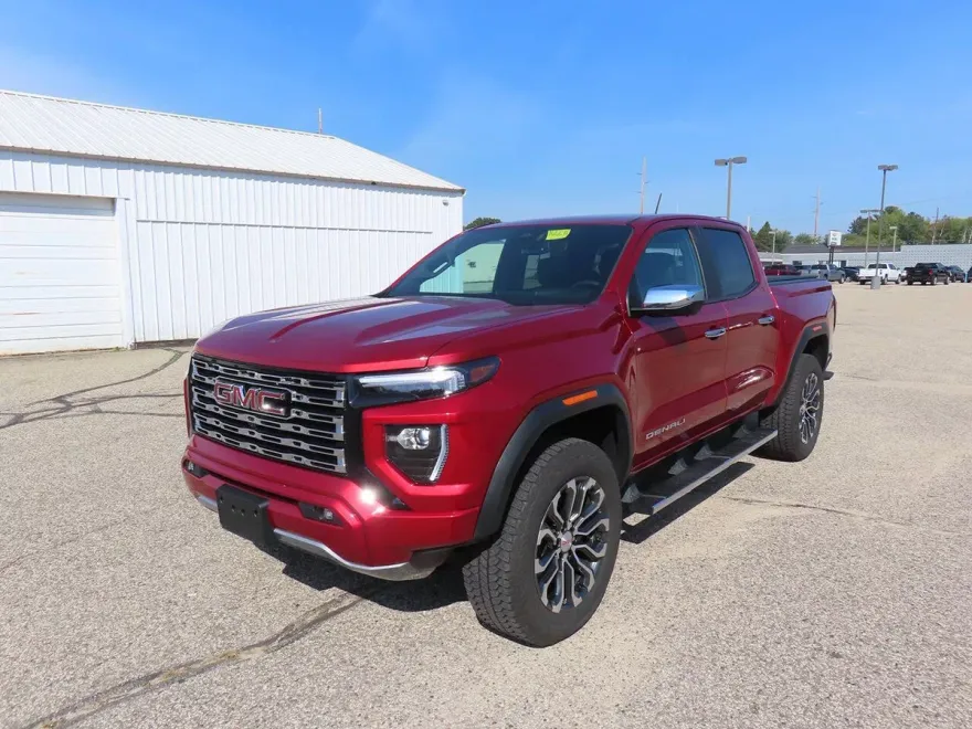 2024 Gmc Canyon Denali photo 1