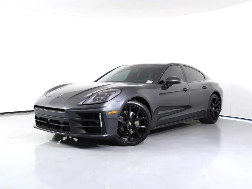 2024 Porsche Panamera photo 1