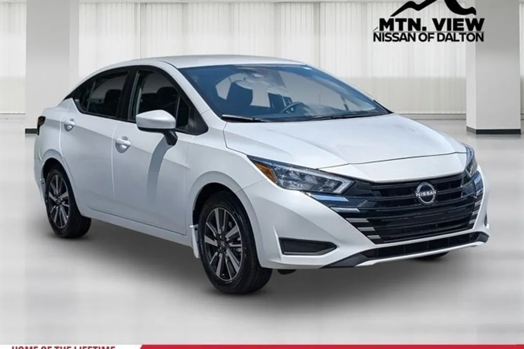 2025 Nissan Versa SV photo 1