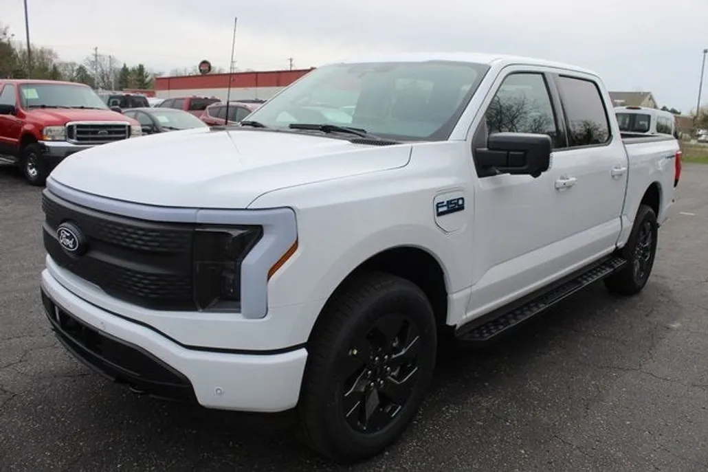 2025 Ford F-150 Lightning photo 1