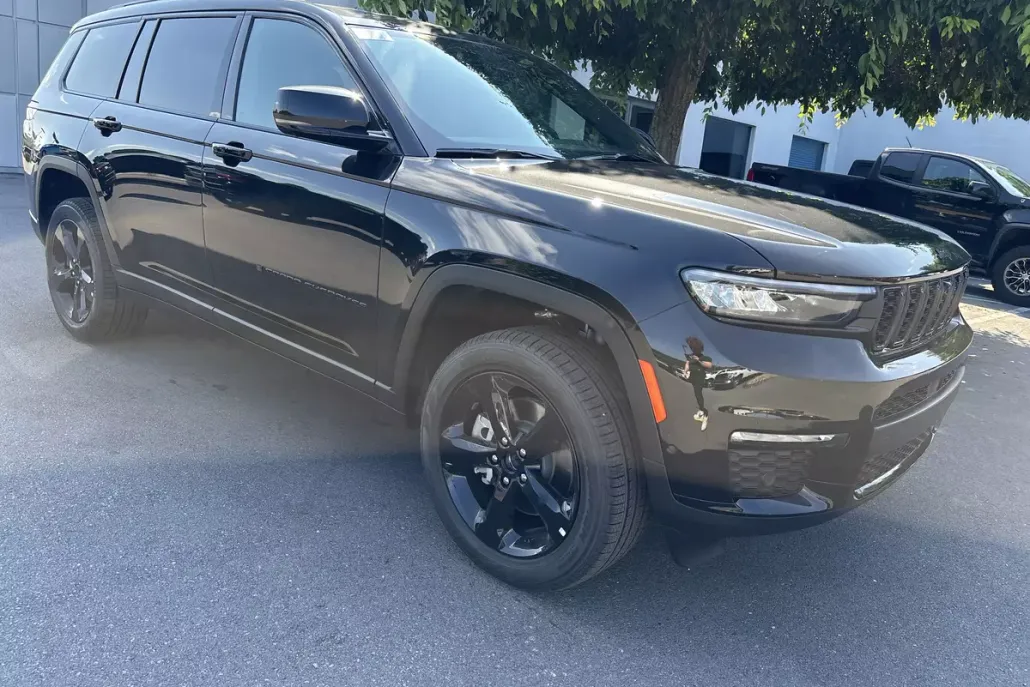 2025 Jeep Grand Cherokee Limited photo 1