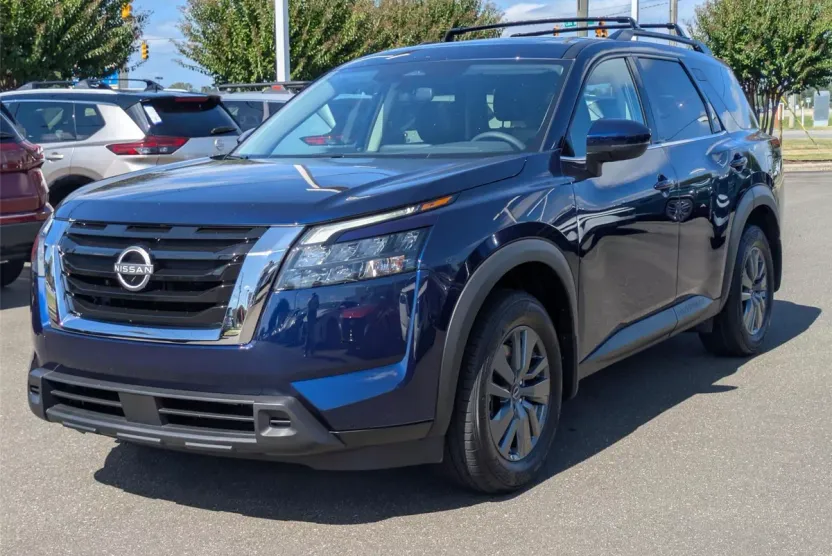 2025 Nissan Pathfinder SV photo 1
