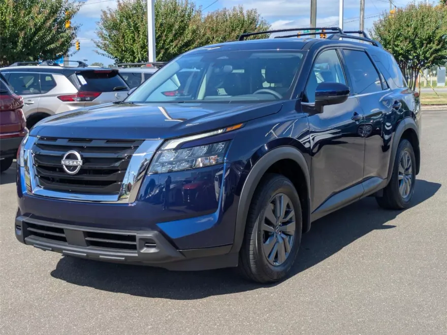 2025 Nissan Pathfinder SV photo 1