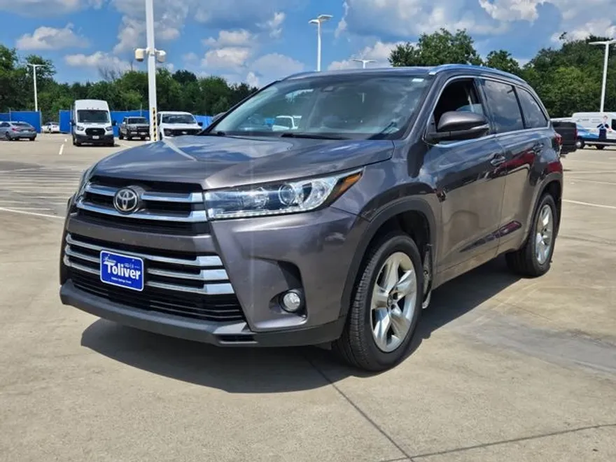 2017 Toyota Highlander Limited photo 1