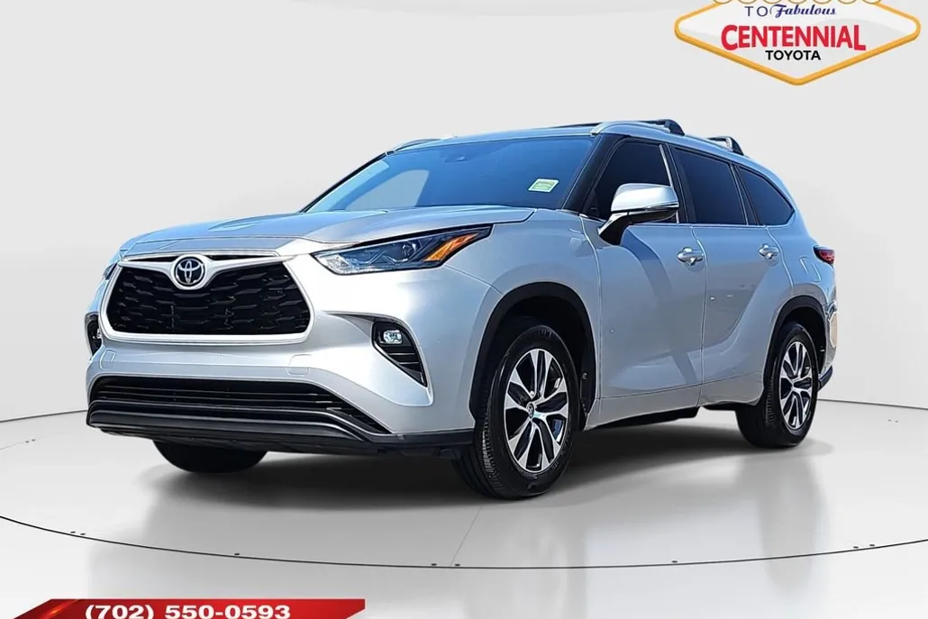 2023 Toyota Highlander XLE photo 1
