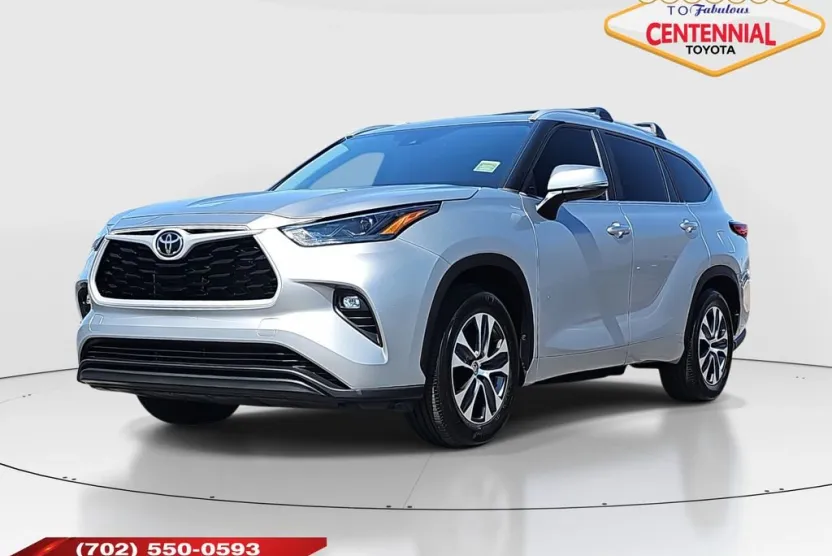 2023 Toyota Highlander XLE photo 1