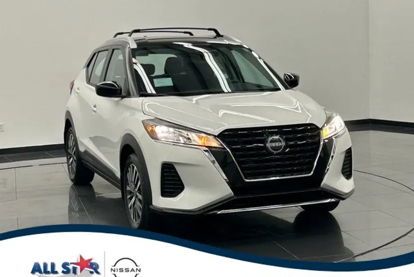 2024 Nissan Kicks SV photo 1