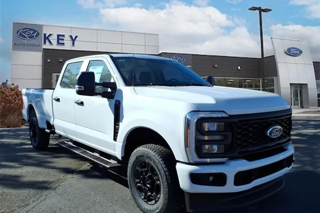 2026 Ford F-350 photo 1