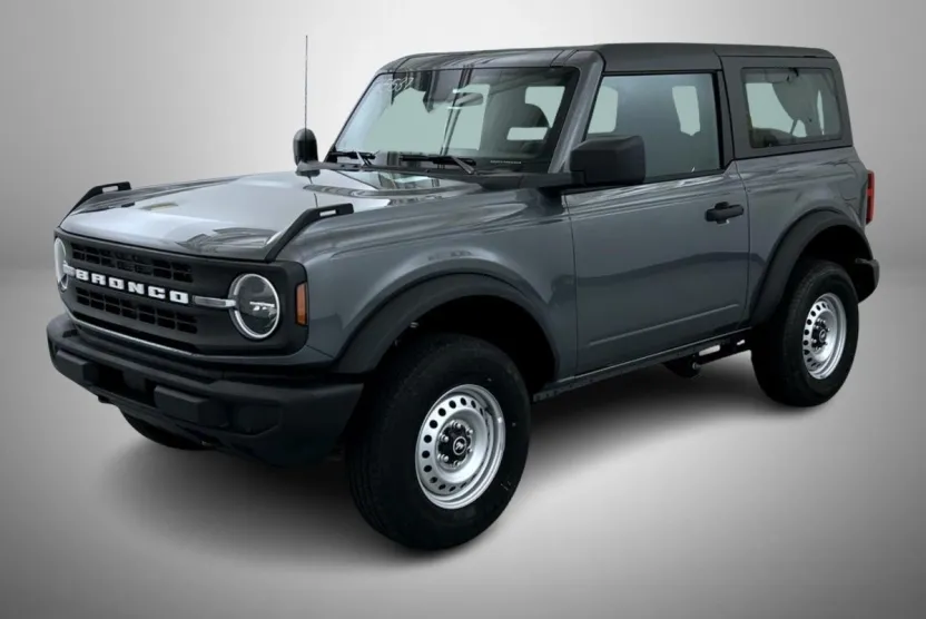 2025 Ford Bronco Base photo 1