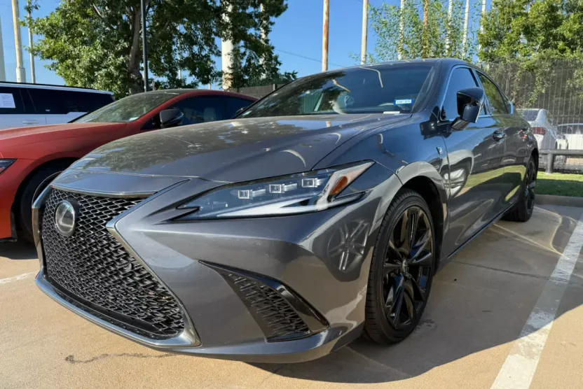 2022 Lexus ES F SPORT Handling photo 1