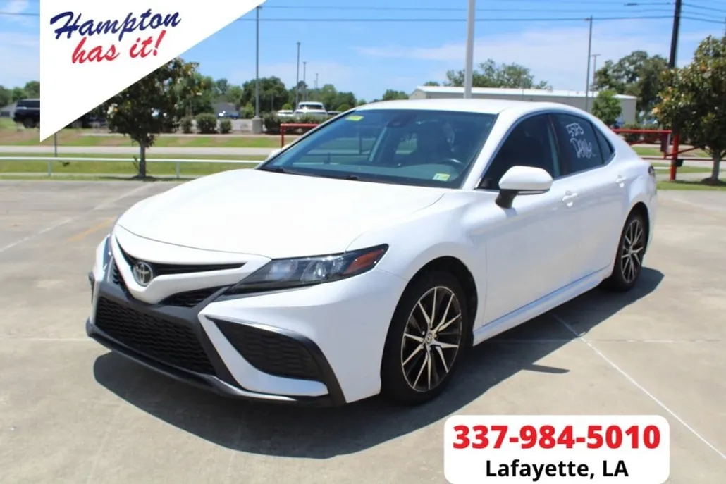 2023 Toyota Camry SE photo 1