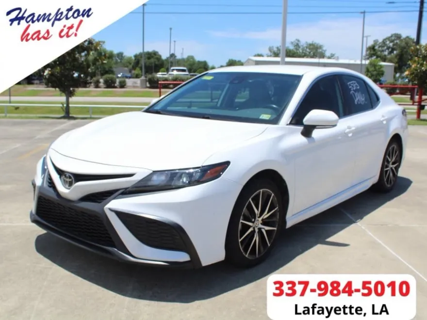 2023 Toyota Camry SE photo 1