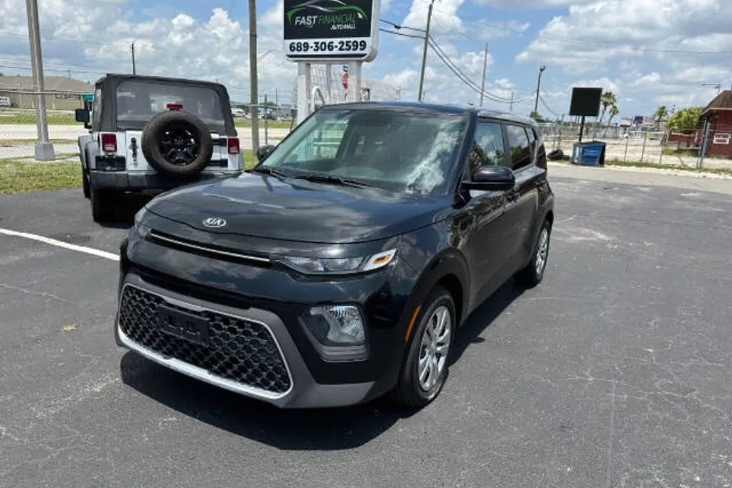 2020 Kia Soul S photo 1