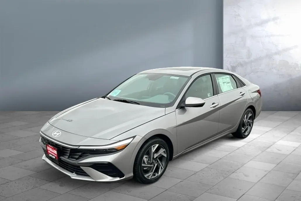 2025 Hyundai Elantra SEL Convenience photo 1