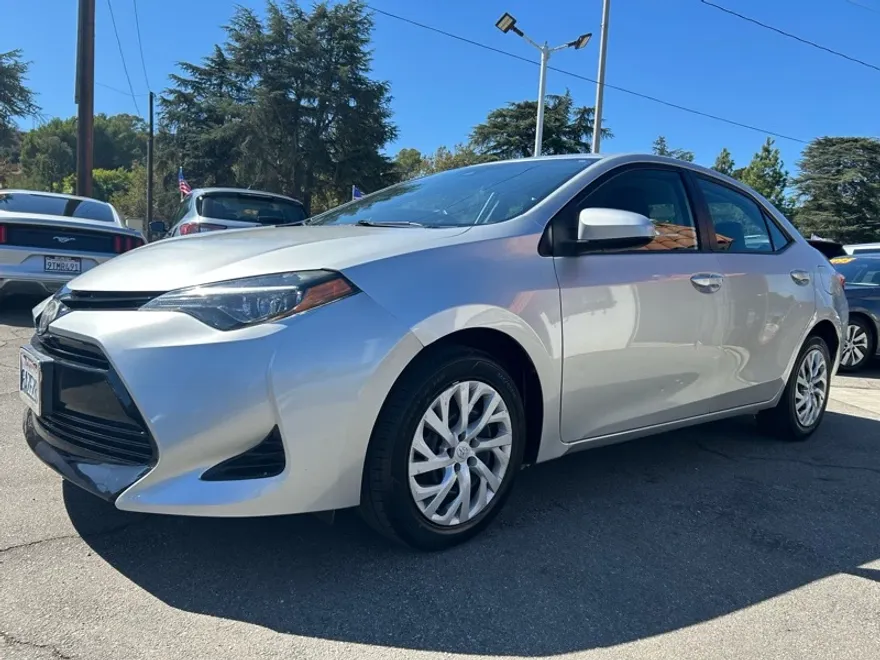 2018 Toyota Corolla XLE XSE photo 1