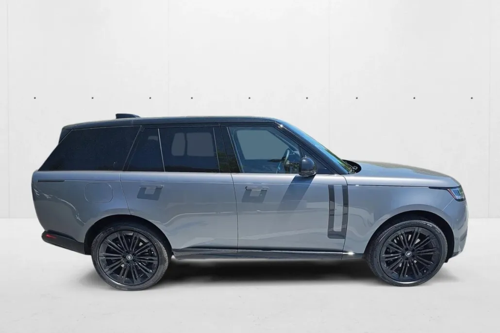 2025 Land Rover Range Rover SE photo 1