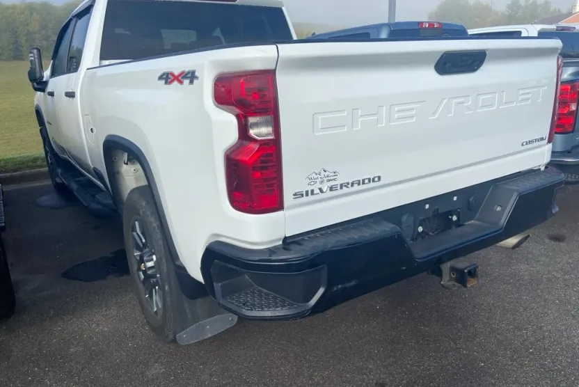 2023 Chevrolet Silverado 2500HD Custom photo 1