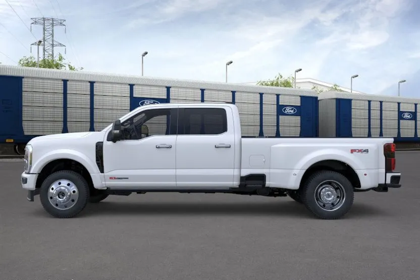 2026 Ford F-450 Platinum photo 1