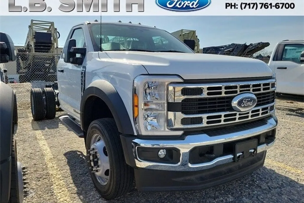 2023 Ford F-450 photo 1