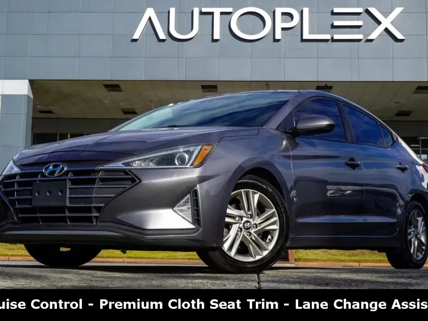 2019 Hyundai Elantra SEL photo 1