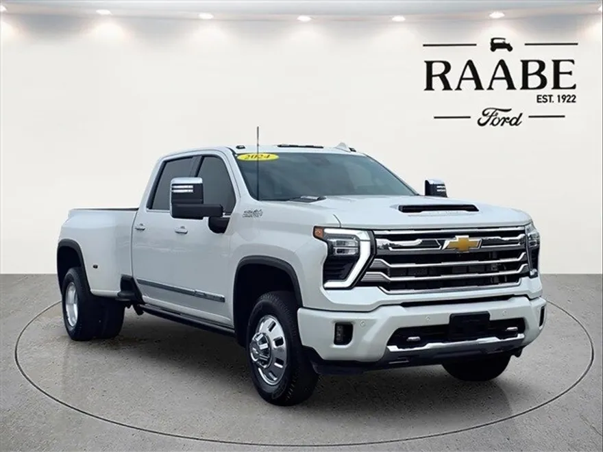 2024 Chevrolet Silverado 3500HD High Country photo 1