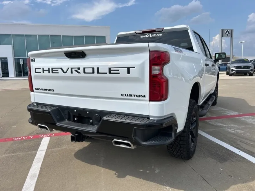 2025 Chevrolet Silverado 1500 Custom Trail Boss photo 1