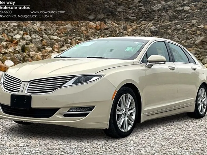2016 Lincoln MKZ Base photo 1