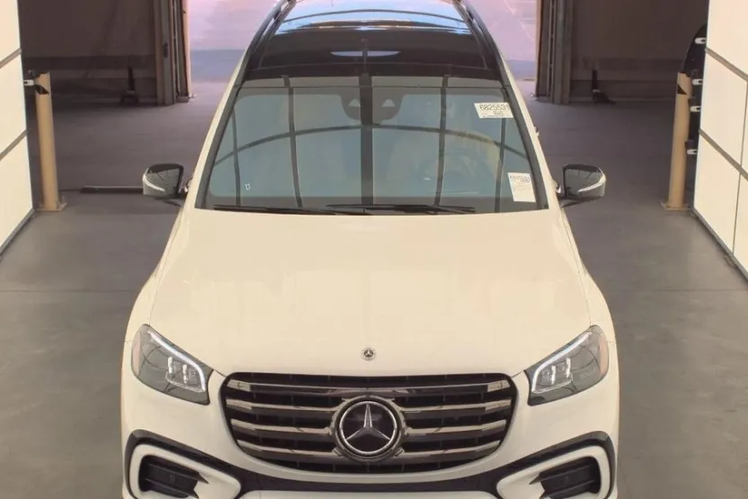 2025 Mercedes Benz GLS 580 photo 1
