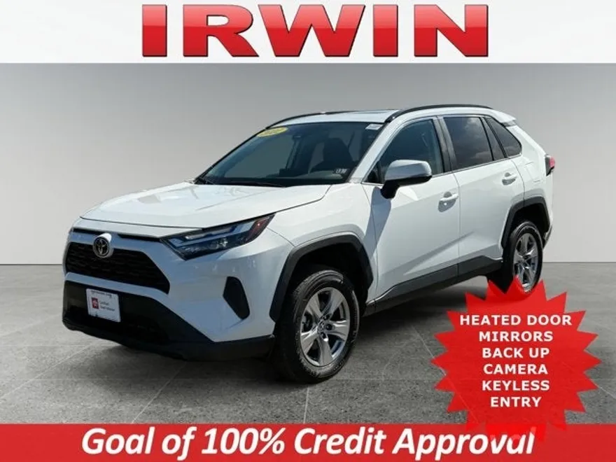 2022 Toyota RAV4 XLE photo 1