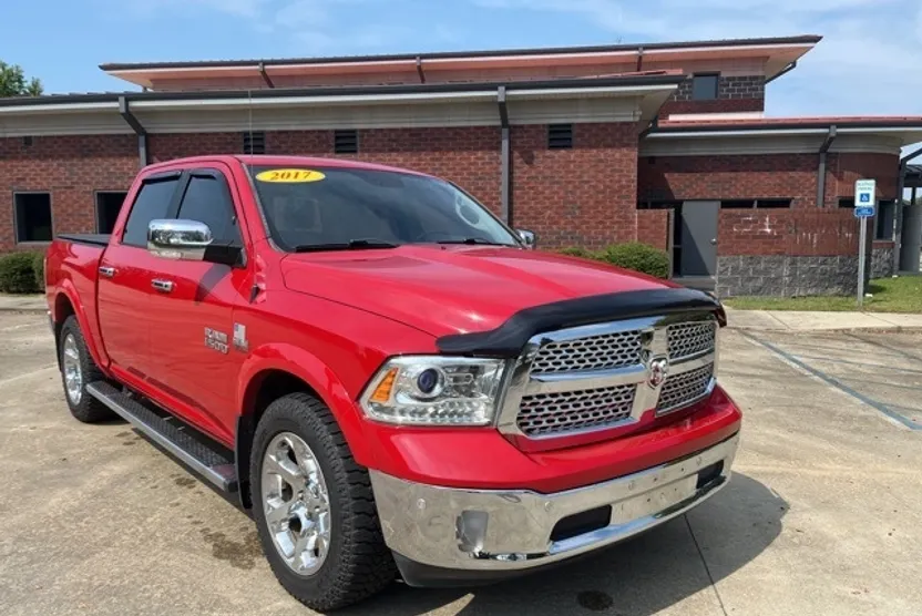 2017 Ram 1500 Laramie photo 1