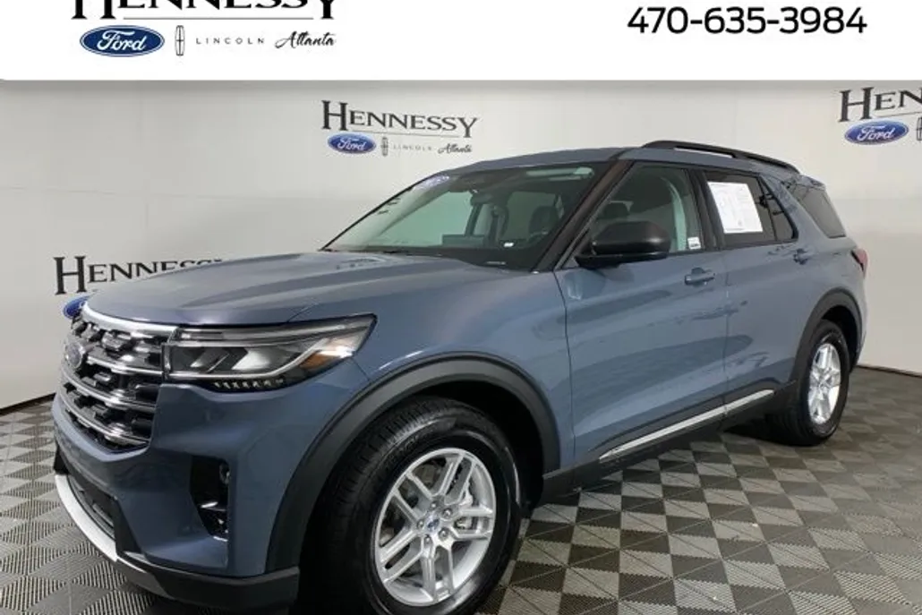 2025 Ford Explorer photo 1