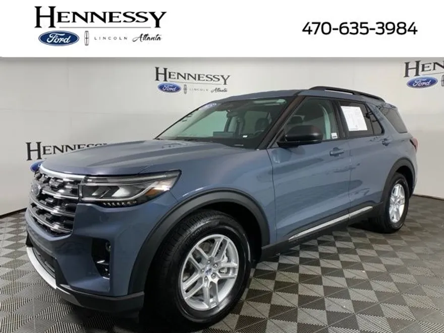 2025 Ford Explorer photo 1