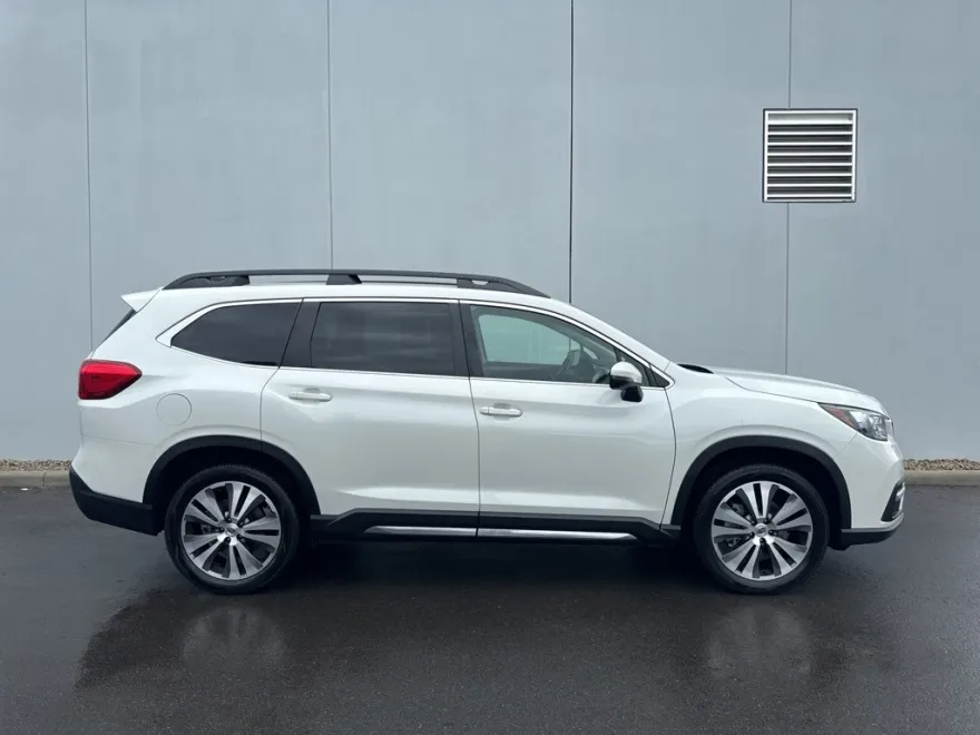 2022 Subaru Ascent Limited photo 1