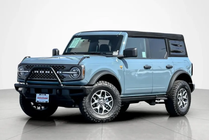 2022 Ford Bronco Badlands photo 1